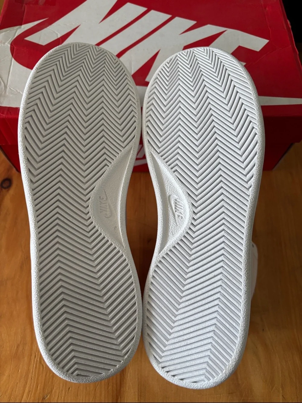 ✔️Size 8.5 - NWT: NIKE - Women's Court Royale 2 Mid Sneakers - Picture 10 of 14